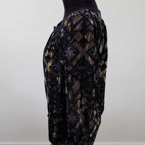 Gibson Latimer Metallic Geometric Pattern Blouse Size Small - Picture 4 of 7